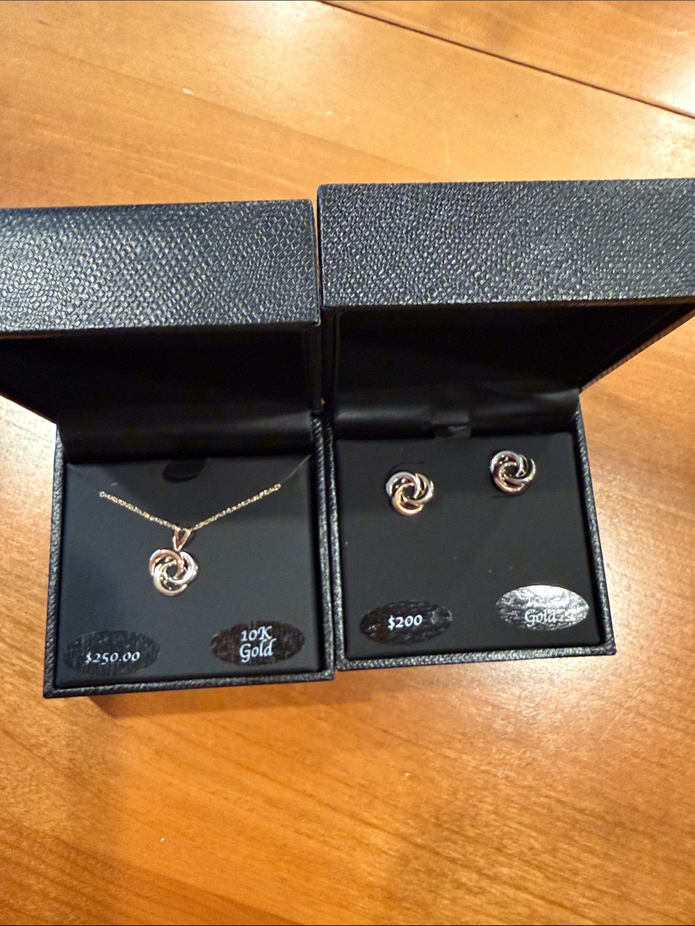 NWT R.H. Macy & Co 10K Gold Love Knot Necklace & Earrings Set